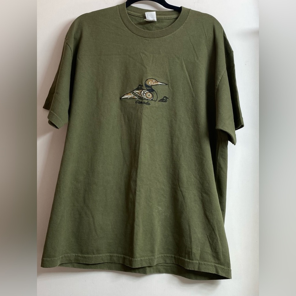 Y2K Canada goose green shirt size XL. It’s army green with embroidered duck
